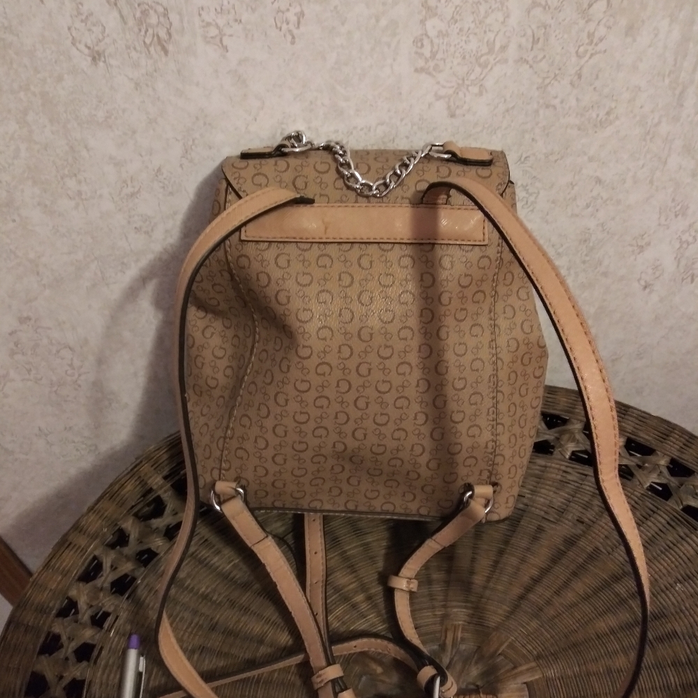 Guess backpack - Picture 2 of 2
